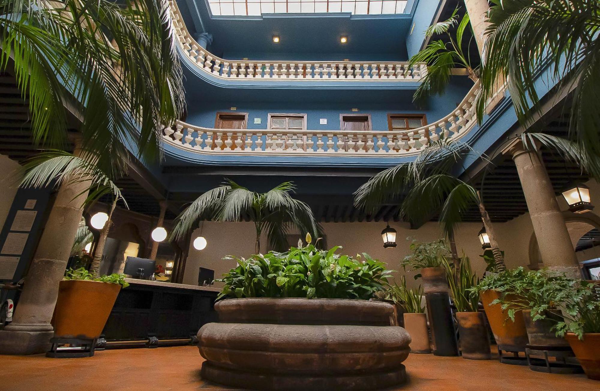 Hotel Casino Морелия Экстерьер фото